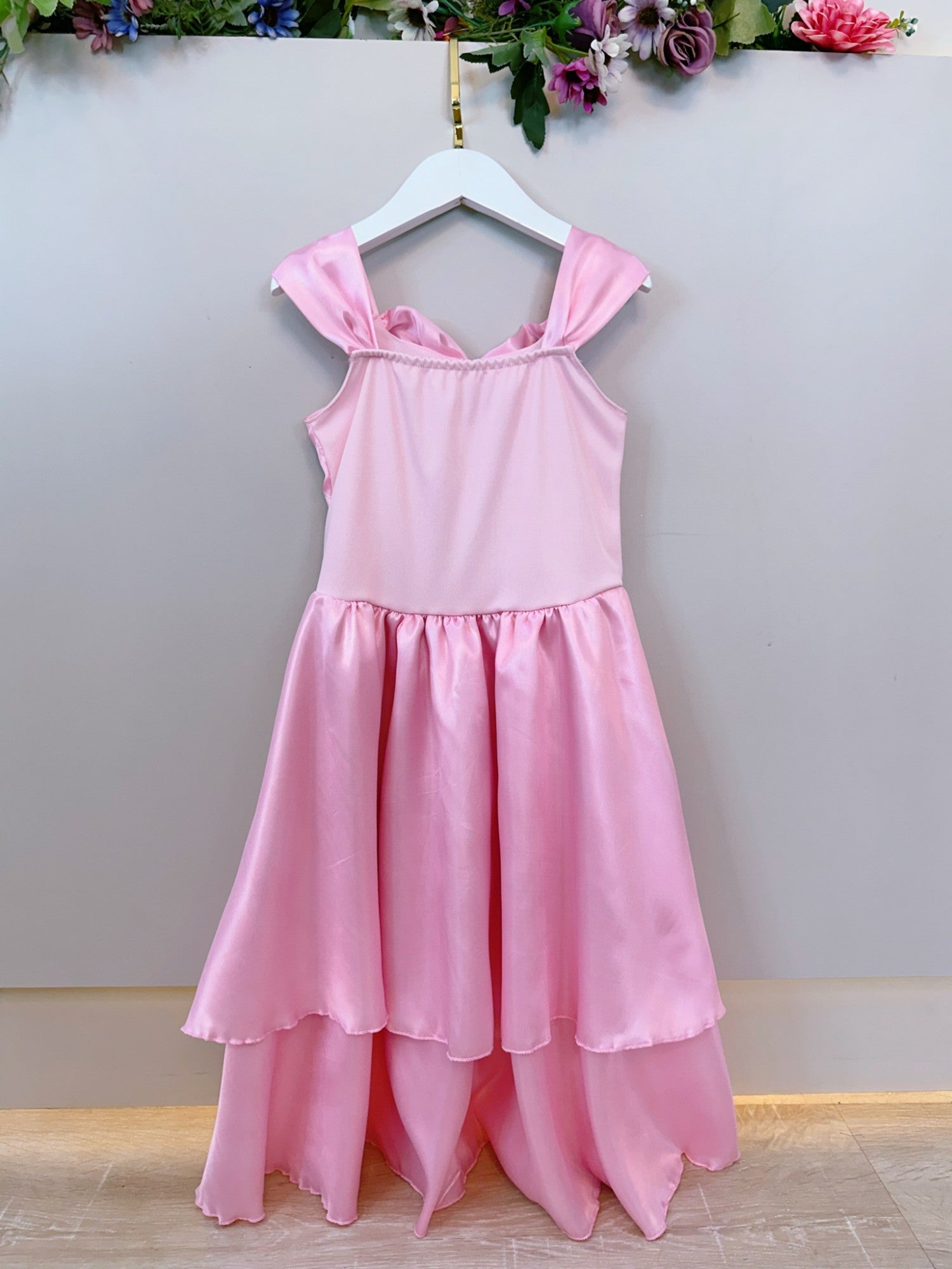 Fantasia Infantil Rosa com Estampa de Princesas Bela Adormecida e Aurora