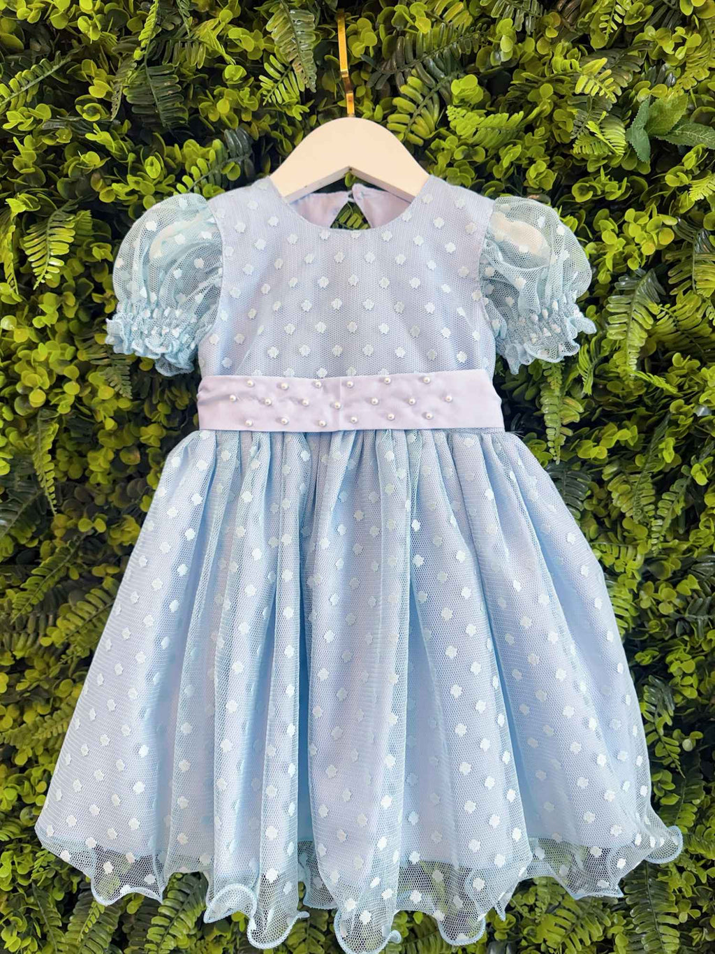 Vestido Bebê Azul Claro Com Poá e Detalhes em Pérolas para Festas