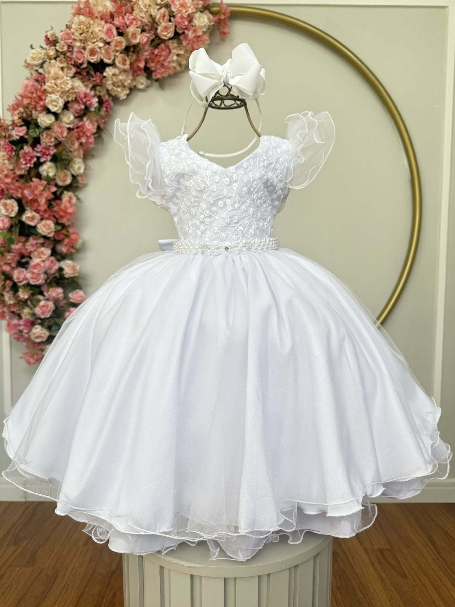 Vestido Infantil Branco com Renda e Detalhes em Pérolas e Strass