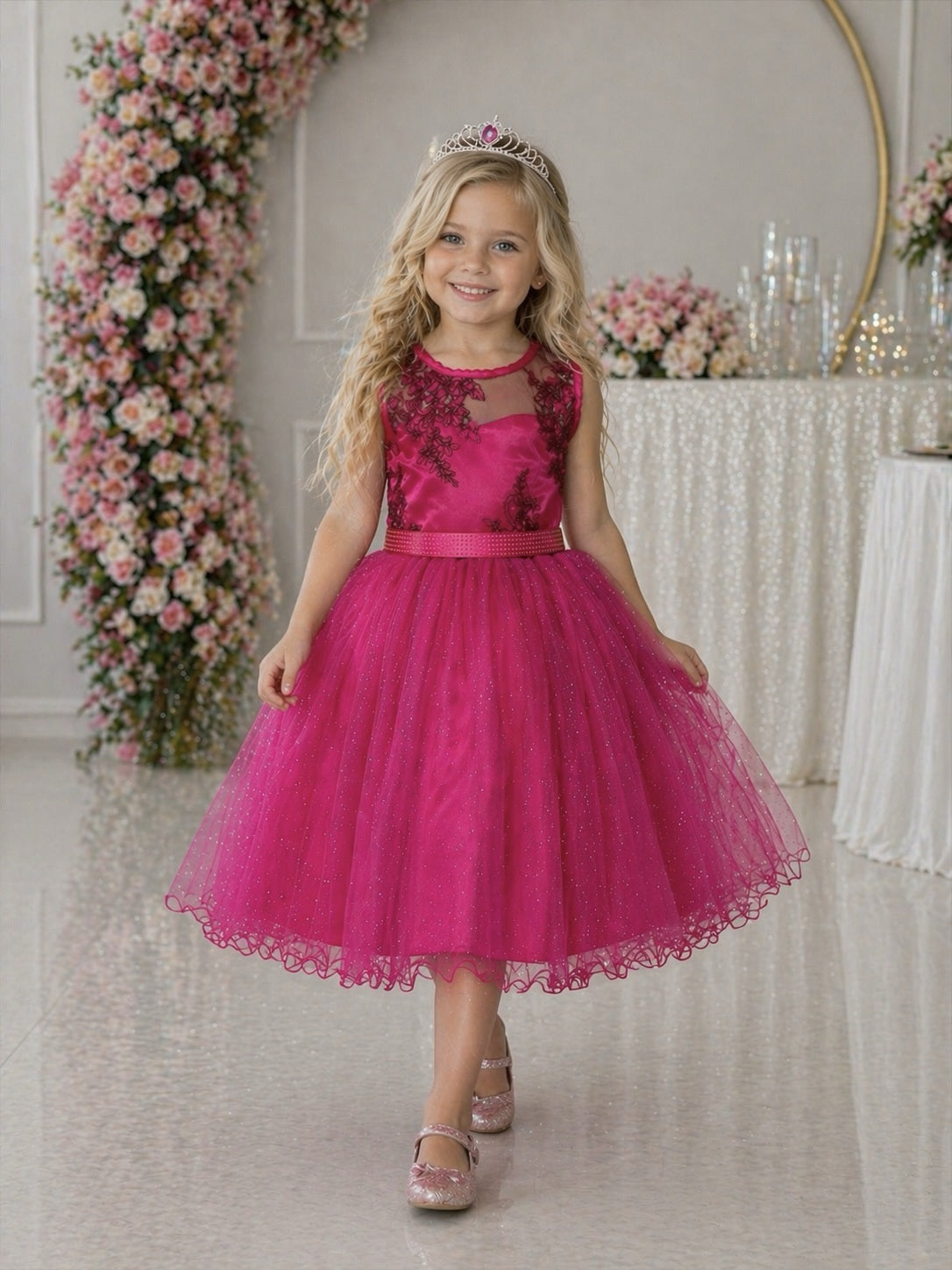 Vestido Infantil Rosa com Renda e Saia Brilhante com Cinto de Strass