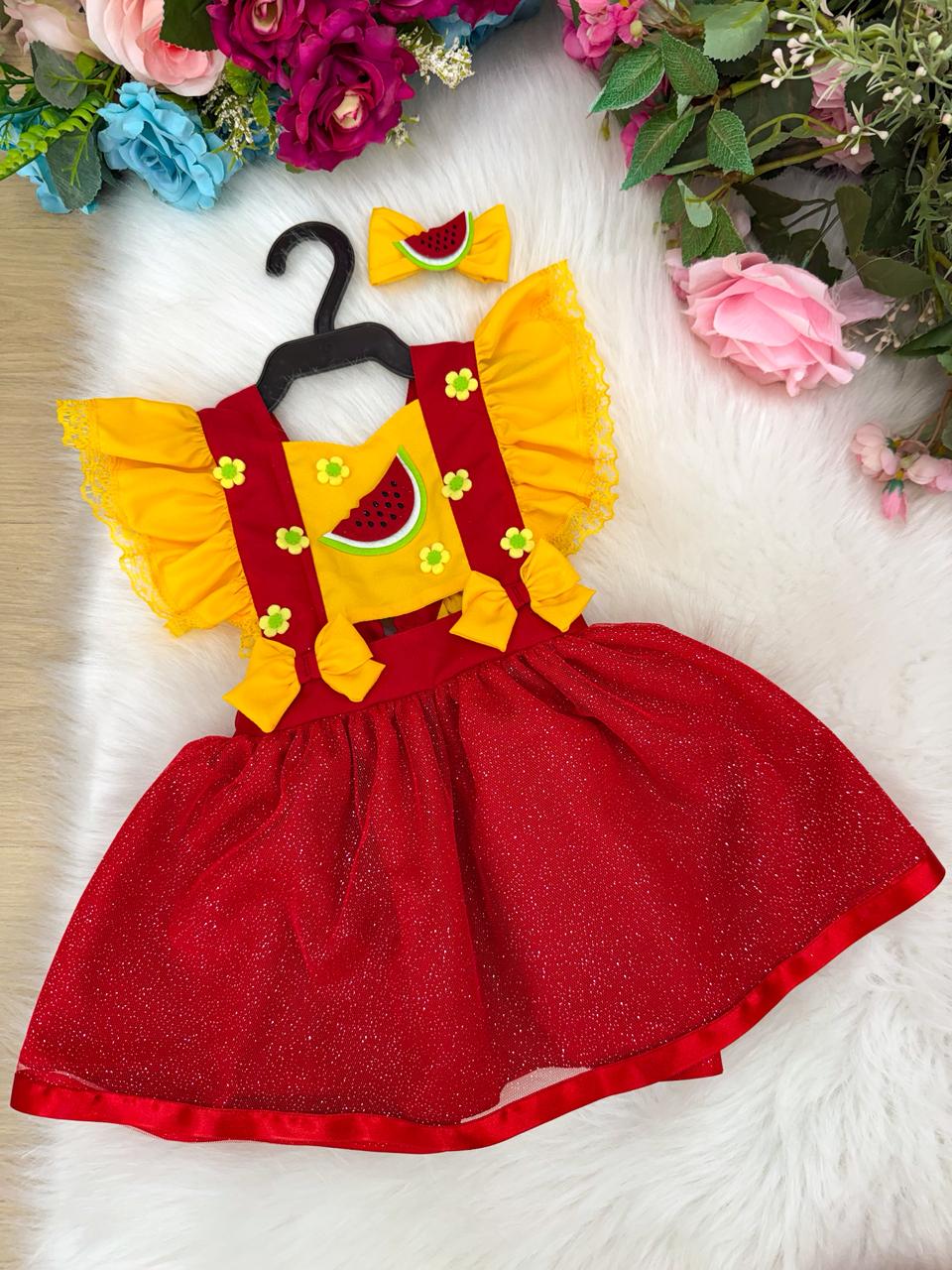 Vestido Temático Melancia Vermelho e Amarelo com Tule para Crianças de 3 Meses a 2 Anos