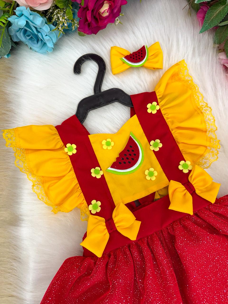 Vestido Temático Melancia Vermelho e Amarelo com Tule para Crianças de 3 Meses a 2 Anos