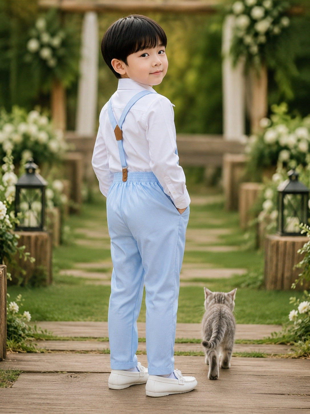 Conjunto Social Pajem com Camisa Branca, Calça Azul e Suspensório
