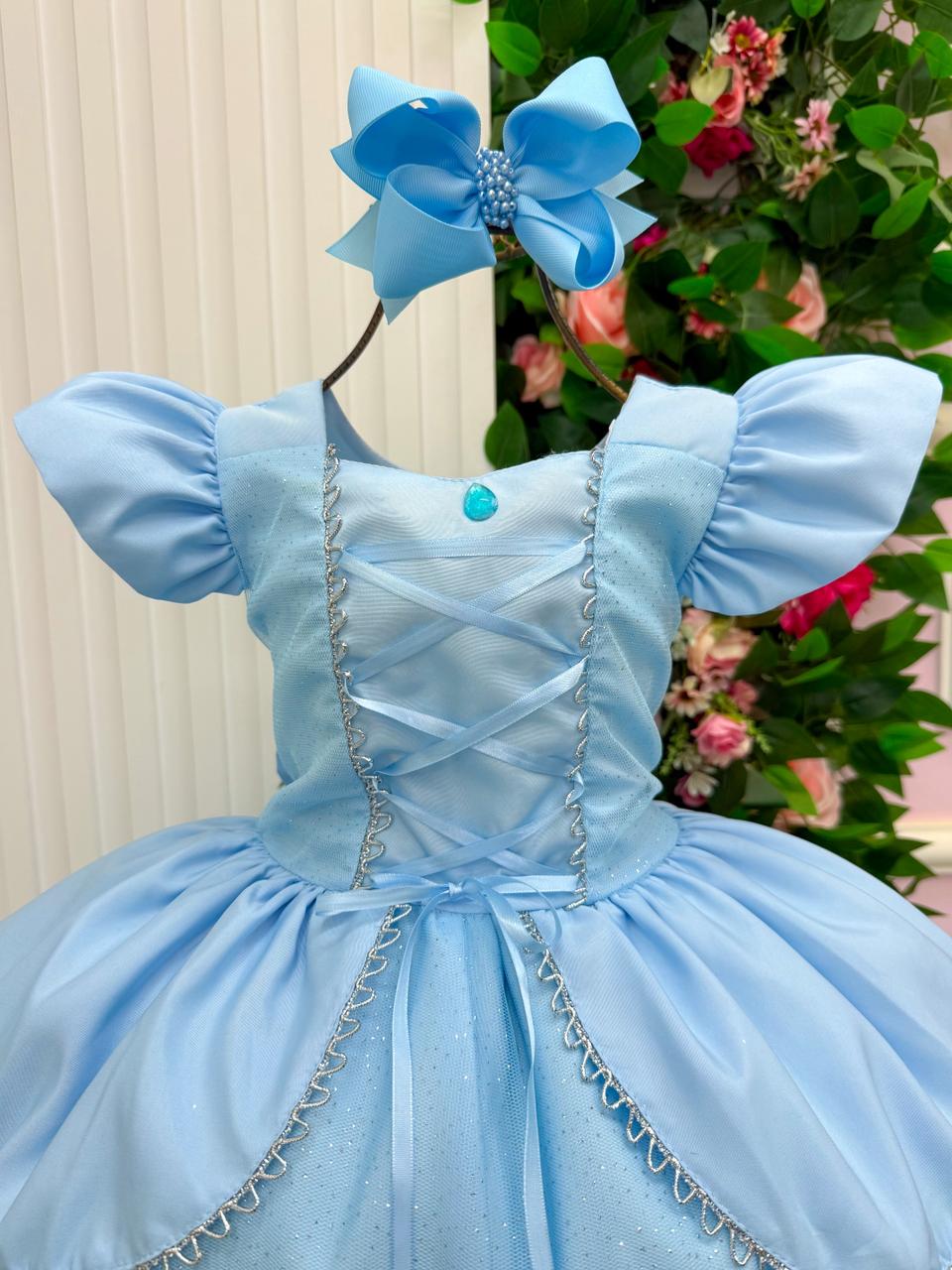Vestido Longo Cinderela com Tule Brilhante e Mangas Bufantes
